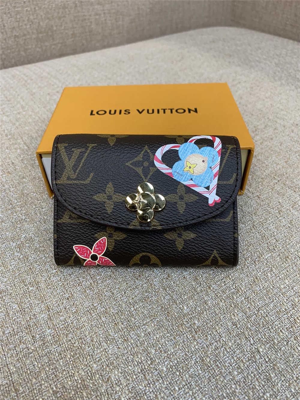 Louis Vuitton M12220  2025 new 